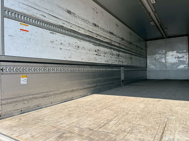 ハイルーフ★4軸低床2デフ★7速MT★リターダ★後輪エアサス|中古トラックの販売・買取・査定のアイナビ