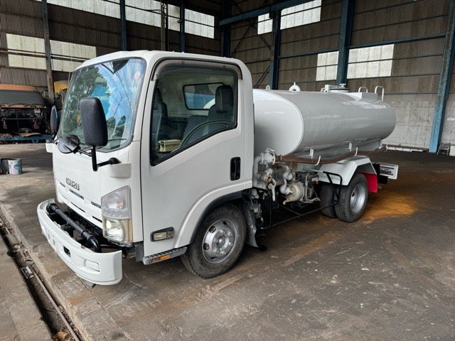 H20フォワード散水車 前後散水4000L サブエンジン|中古トラックの販売・買取・査定のアイナビ