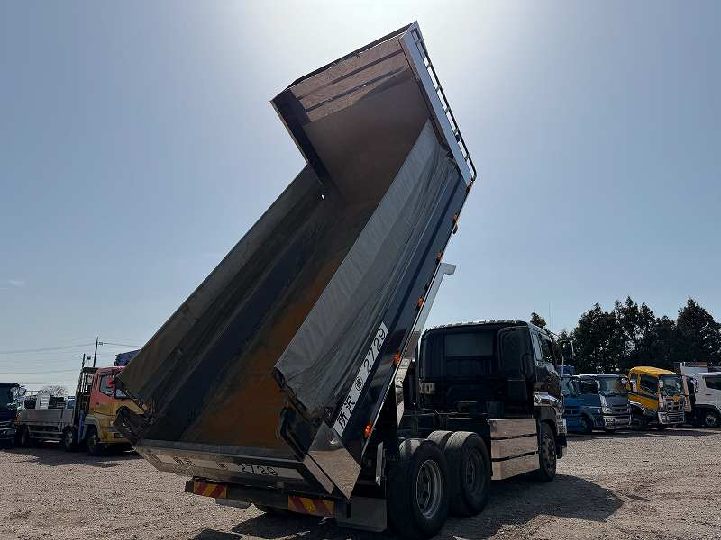 いすゞギガダンプ5.3×2.35m新明和製ダンプ|中古トラックの販売・買取・査定のアイナビ