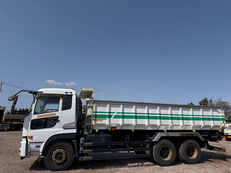 UDトラックスクオンステンレス張り水密式ロング深ダンプ|中古トラックの販売・買取・査定のアイナビ