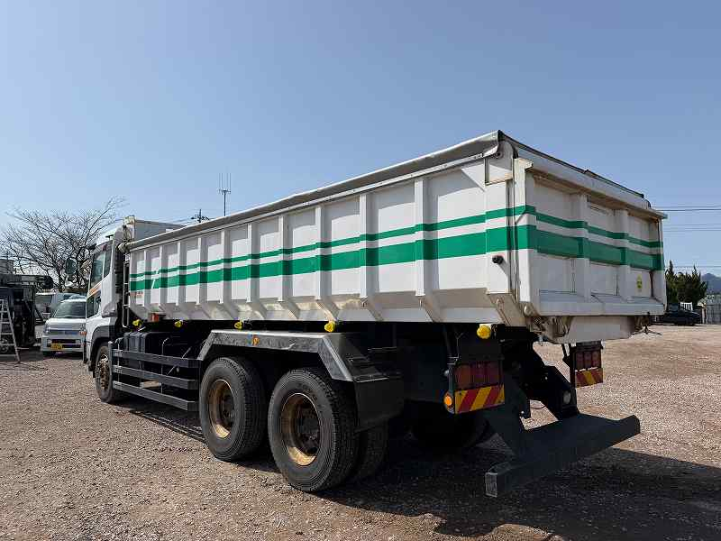 UDトラックスクオンステンレス張り水密式ロング深ダンプ|中古トラックの販売・買取・査定のアイナビ