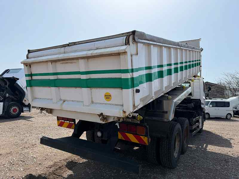 UDトラックスクオンステンレス張り水密式ロング深ダンプ|中古トラックの販売・買取・査定のアイナビ