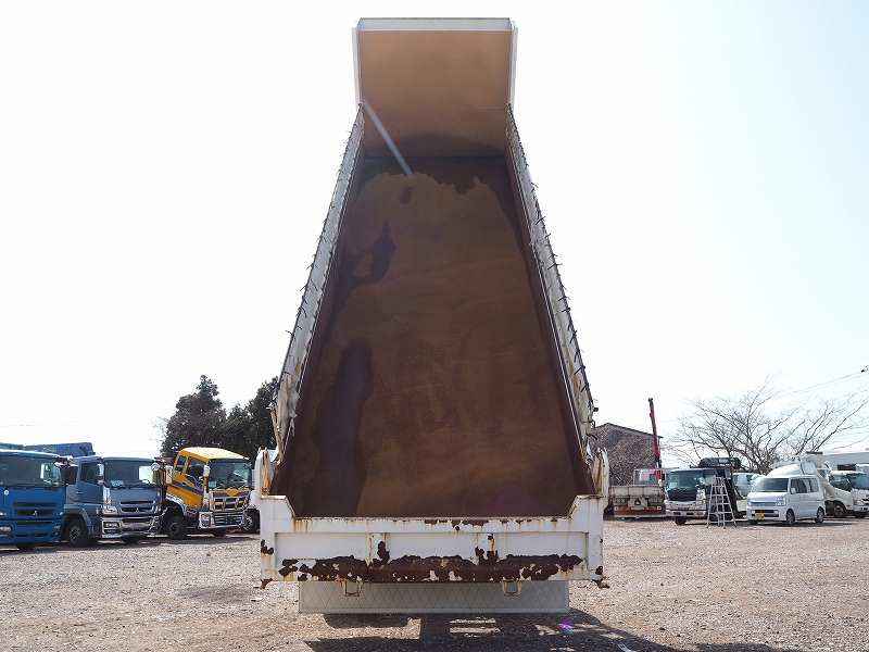 UDトラックスクオンダンプ25tロングダンプ積載11.9t|中古トラックの販売・買取・査定のアイナビ