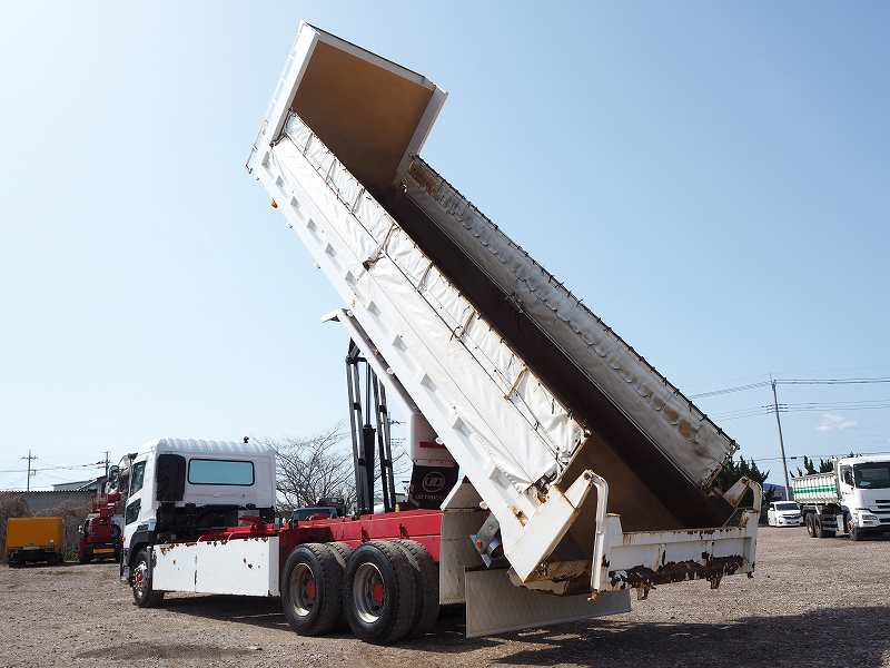 UDトラックスクオンダンプ25tロングダンプ積載11.9t|中古トラックの販売・買取・査定のアイナビ