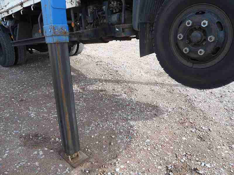 日野レンジャー3段セルフクレーンラジコン重機回送車|中古トラックの販売・買取・査定のアイナビ