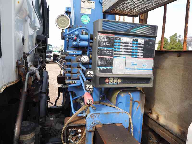 日野レンジャー3段セルフクレーンラジコン重機回送車|中古トラックの販売・買取・査定のアイナビ