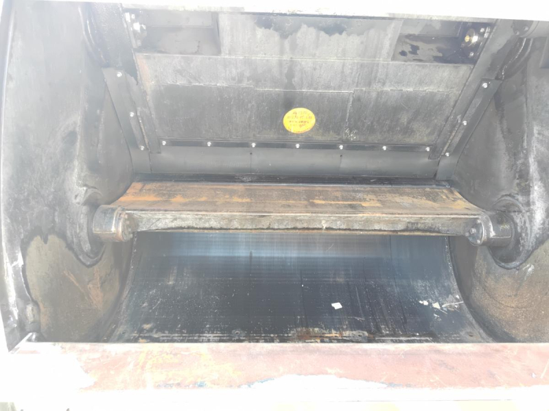 平成24年式 いすゞ 3トン回転式|中古トラックの販売・買取・査定のアイナビ