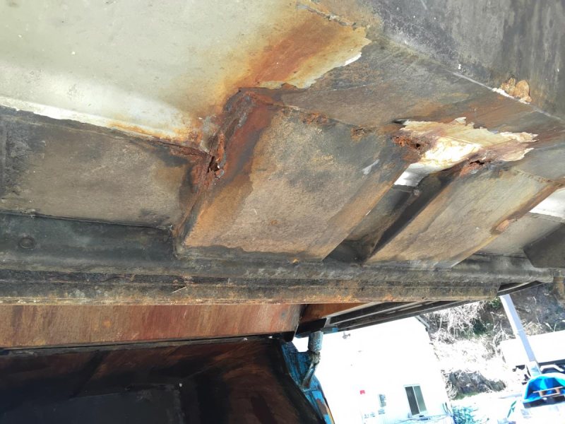 平成21年式 三菱ふそう 3トン回転式 現状渡し|中古トラックの販売・買取・査定のアイナビ