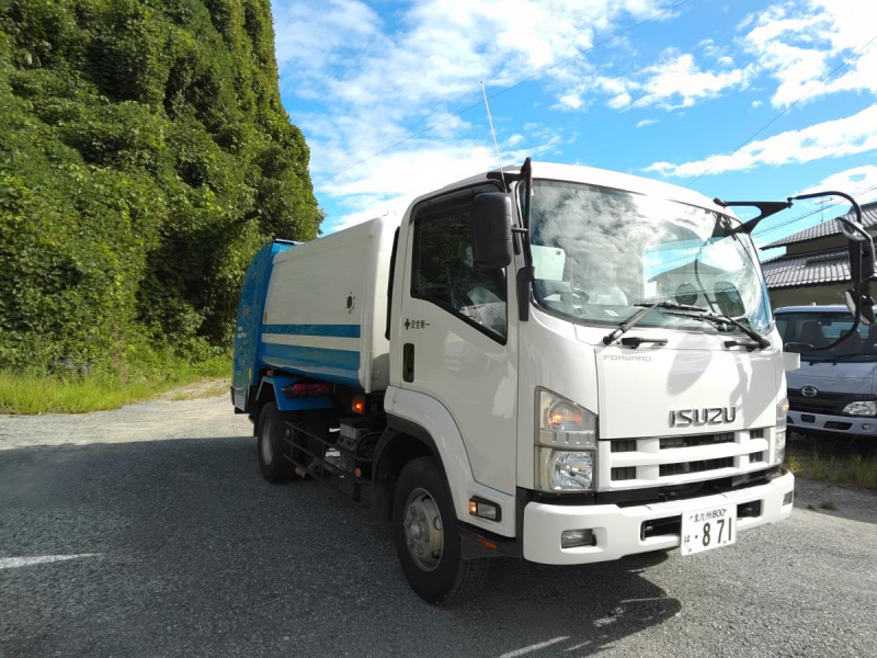 平成22年式 いすゞ フォワード 8.1m3 回転式|中古トラックの販売・買取・査定のアイナビ