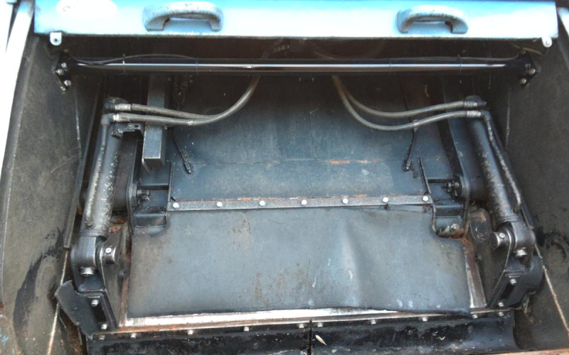 平成24年式 いすゞ エルフ 5.4m3 プレス式 架装部整備済み|中古トラックの販売・買取・査定のアイナビ