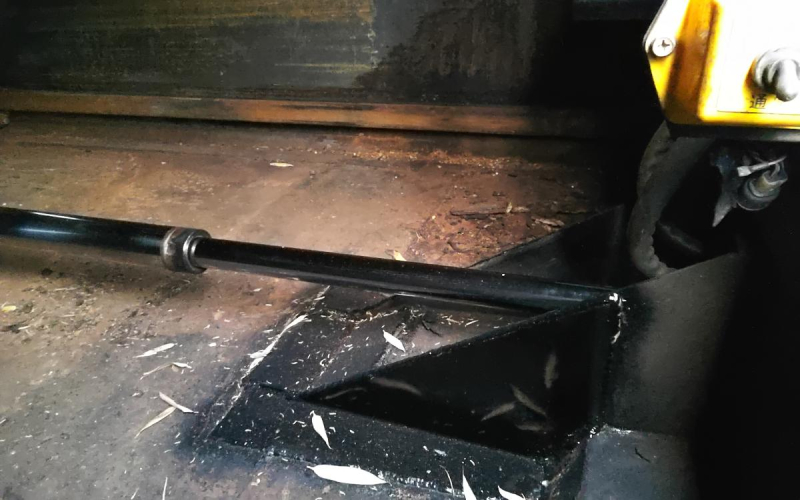 平成24年式 いすゞ エルフ 5.4m3 プレス式 架装部整備済み|中古トラックの販売・買取・査定のアイナビ