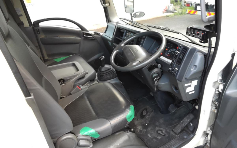 平成24年式 いすゞ エルフ 5.4m3 プレス式 架装部整備済み|中古トラックの販売・買取・査定のアイナビ