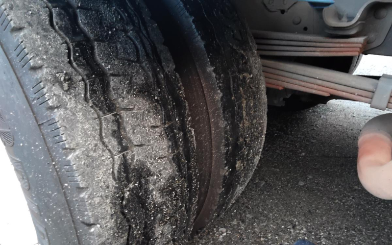 平成24年式 いすゞ エルフ 5.4m3 プレス式 架装部整備済み|中古トラックの販売・買取・査定のアイナビ