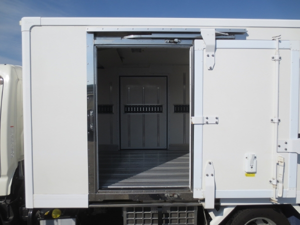 日野デュトロ冷蔵冷凍車|中古トラックの販売・買取・査定のアイナビ
