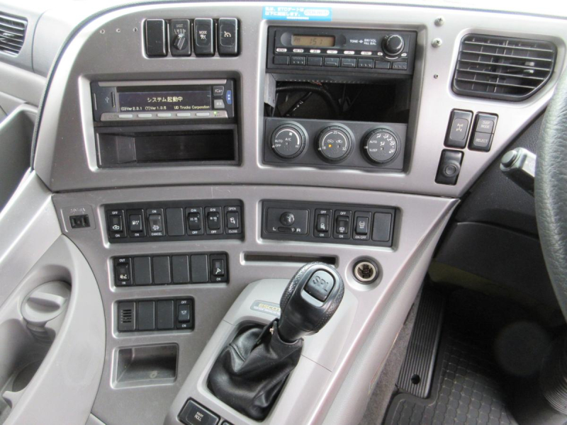 コンテナ専用車 コンテナ2個 20・30フィート 低床4軸|中古トラックの販売・買取・査定のアイナビ