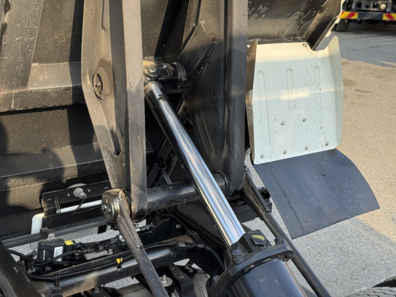 フルスーパーローキャンターOEM新明和DR2-0111|中古トラックの販売・買取・査定のアイナビ