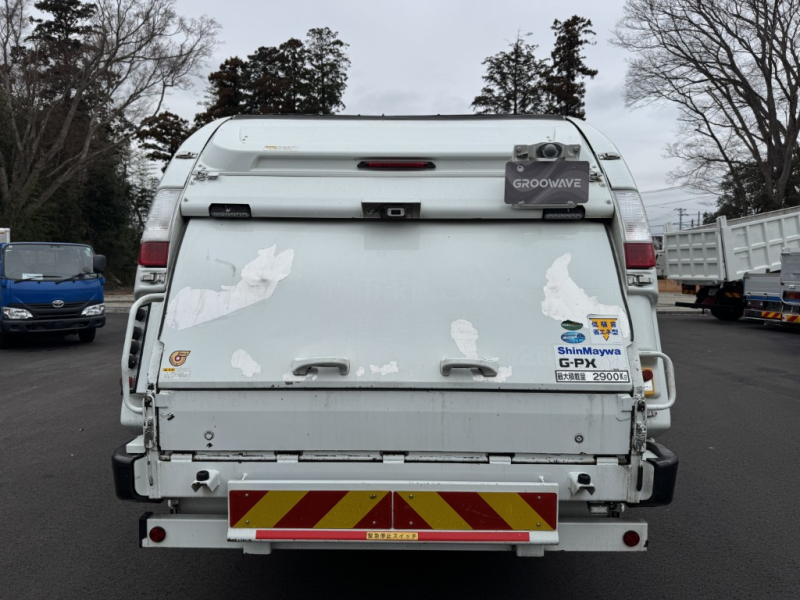プレス式新明和G-PX6.0立米ダンボールで使用|中古トラックの販売・買取・査定のアイナビ