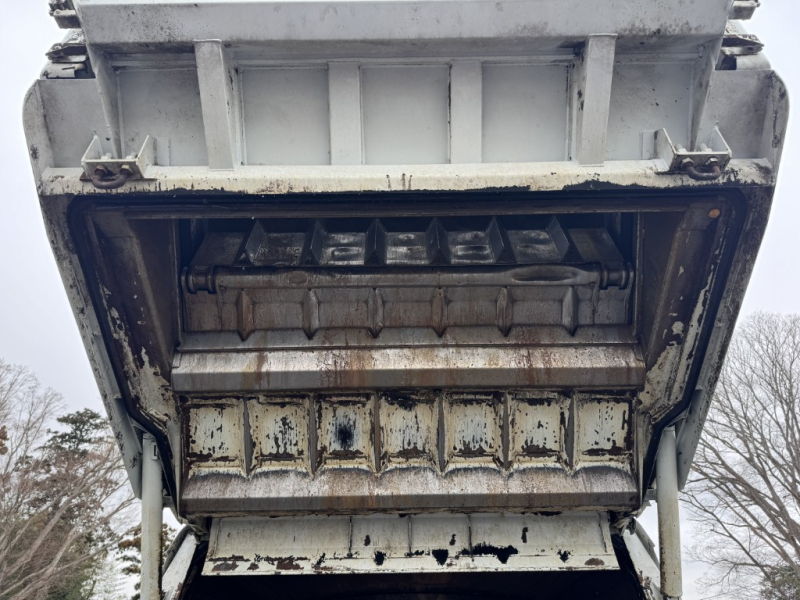 プレス式新明和G-PX6.0立米ダンボールで使用|中古トラックの販売・買取・査定のアイナビ