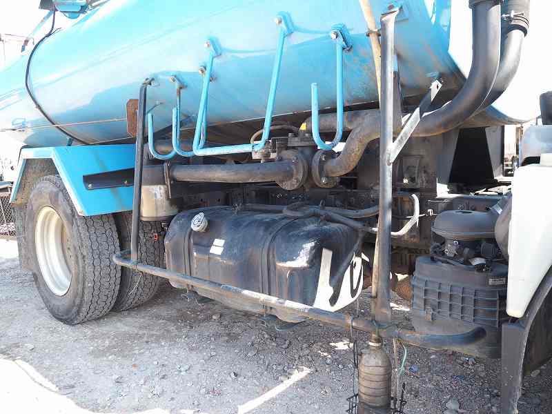 いすゞエルフモリタ積載3tバキュームカー糞尿車|中古トラックの販売・買取・査定のアイナビ