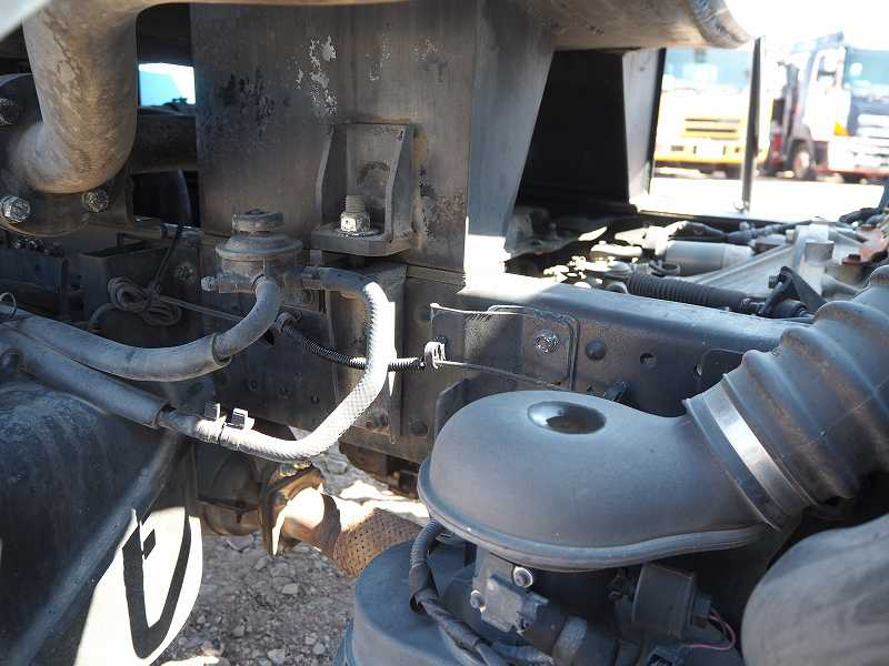 いすゞエルフモリタ積載3tバキュームカー糞尿車|中古トラックの販売・買取・査定のアイナビ