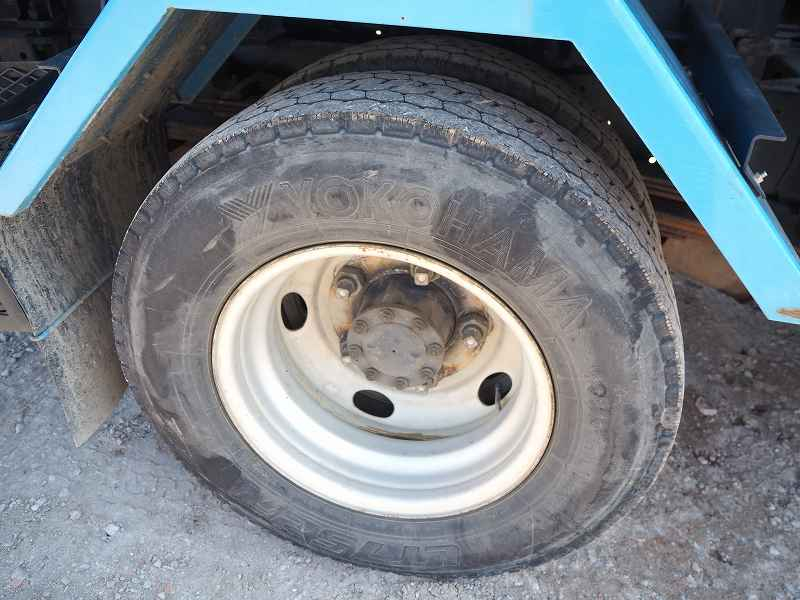 いすゞエルフモリタ積載3tバキュームカー糞尿車|中古トラックの販売・買取・査定のアイナビ