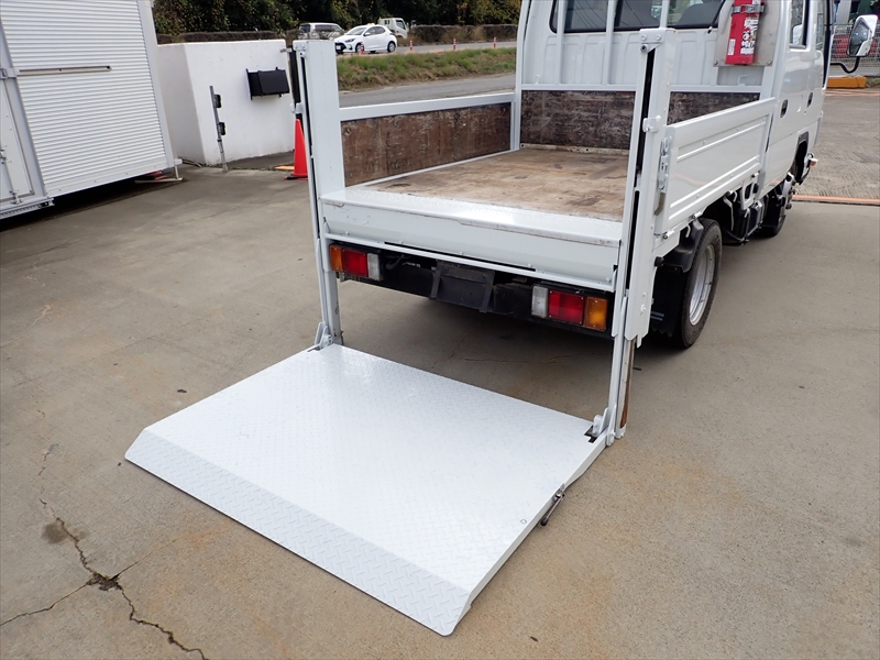 【352012】ダブルキャブ平ボディ　垂直ゲート付き|中古トラックの販売・買取・査定のアイナビ