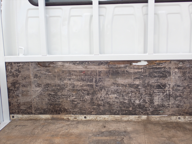 【352012】ダブルキャブ平ボディ　垂直ゲート付き|中古トラックの販売・買取・査定のアイナビ