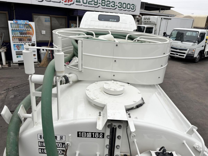 標準幅 東邦製2700L バキューム車|中古トラックの販売・買取・査定のアイナビ