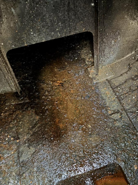 標準幅 東邦製2700L バキューム車|中古トラックの販売・買取・査定のアイナビ