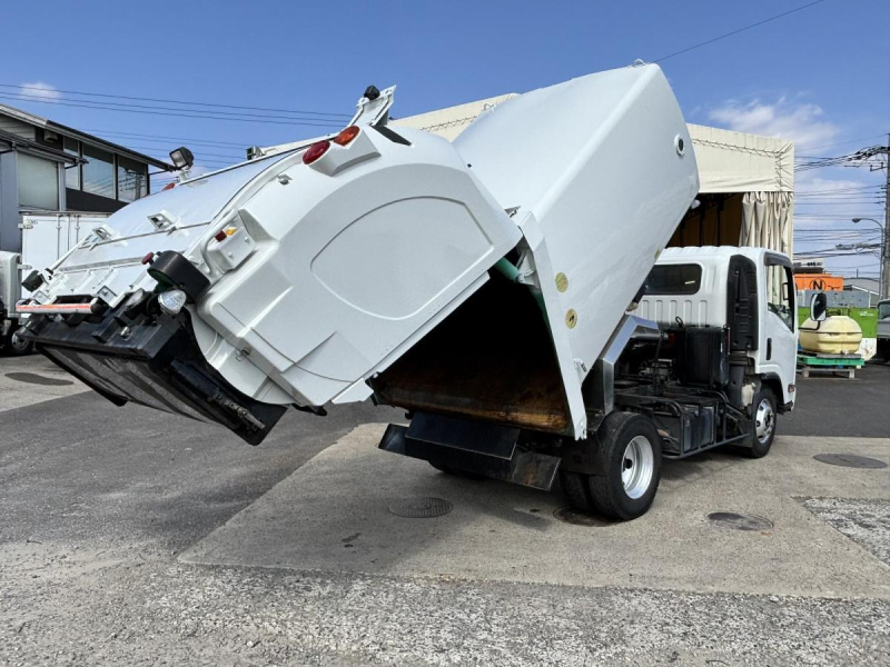ワイド幅 巻き込みパッカー車 極東製6.2立米 積載3450kg|中古トラックの販売・買取・査定のアイナビ