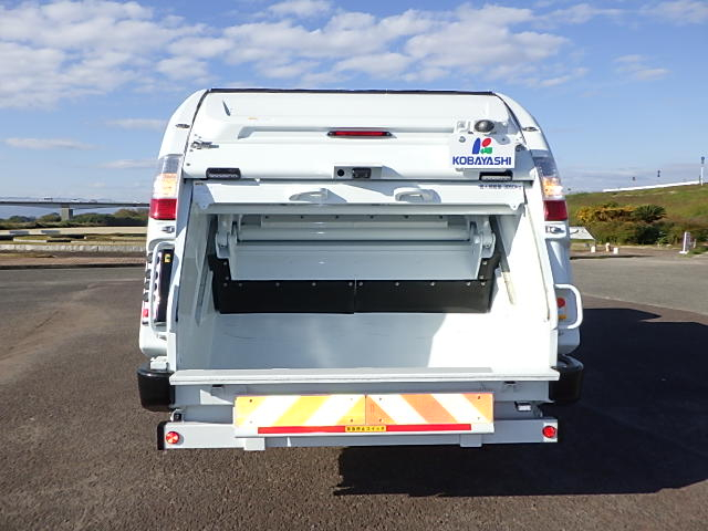 三菱キャンター☆6.0㎥プレス式塵芥車☆新明和製|中古トラックの販売・買取・査定のアイナビ