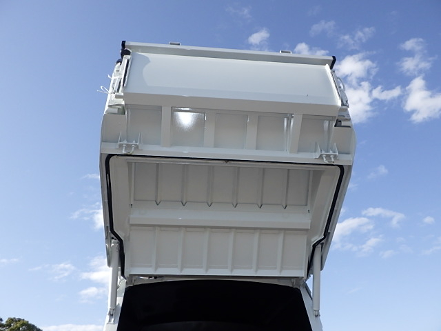 三菱キャンター☆6.0㎥プレス式塵芥車☆新明和製|中古トラックの販売・買取・査定のアイナビ