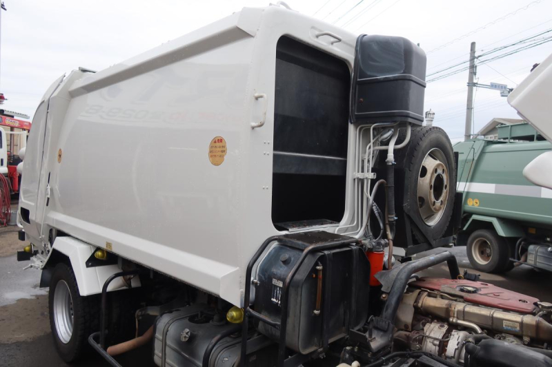 標準幅 プレス式パッカー車 極東製5.3立米 積載3300kg|中古トラックの販売・買取・査定のアイナビ