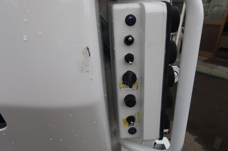 標準幅 プレス式パッカー車 極東製5.3立米 積載3300kg|中古トラックの販売・買取・査定のアイナビ