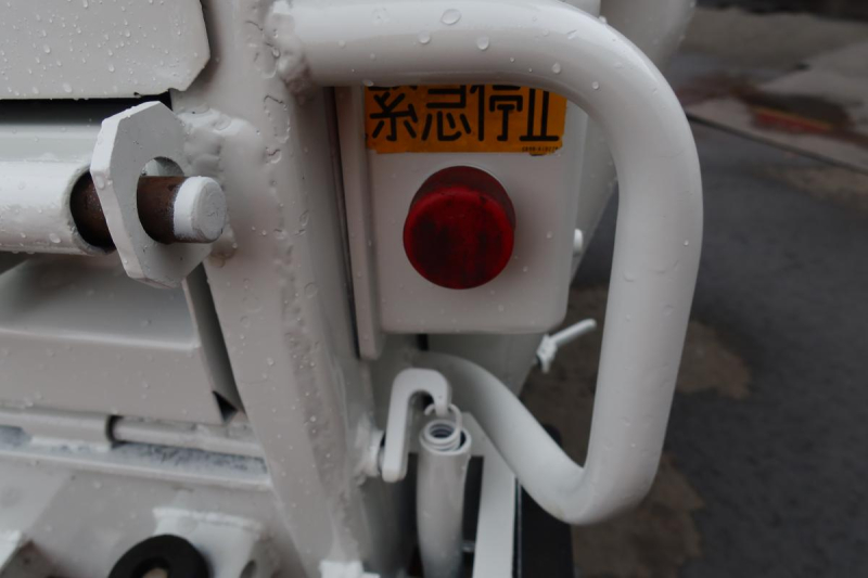 標準幅 プレス式パッカー車 極東製5.3立米 積載3300kg|中古トラックの販売・買取・査定のアイナビ