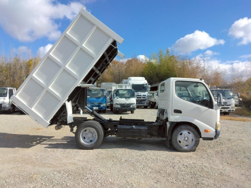 H24年 日野デュトロ3t低床深ダンプ No.1036|中古トラックの販売・買取・査定のアイナビ