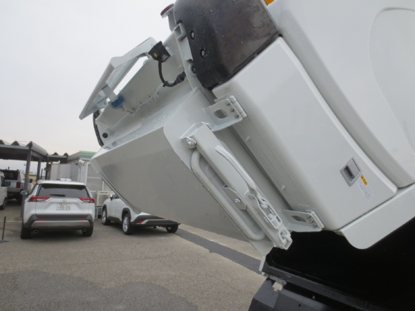 三菱キャンタープレスパッカー車|中古トラックの販売・買取・査定のアイナビ