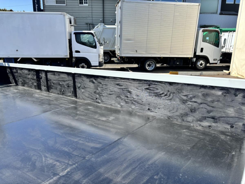 タイタン 標準ロング平ボディー 積載2000kg|中古トラックの販売・買取・査定のアイナビ