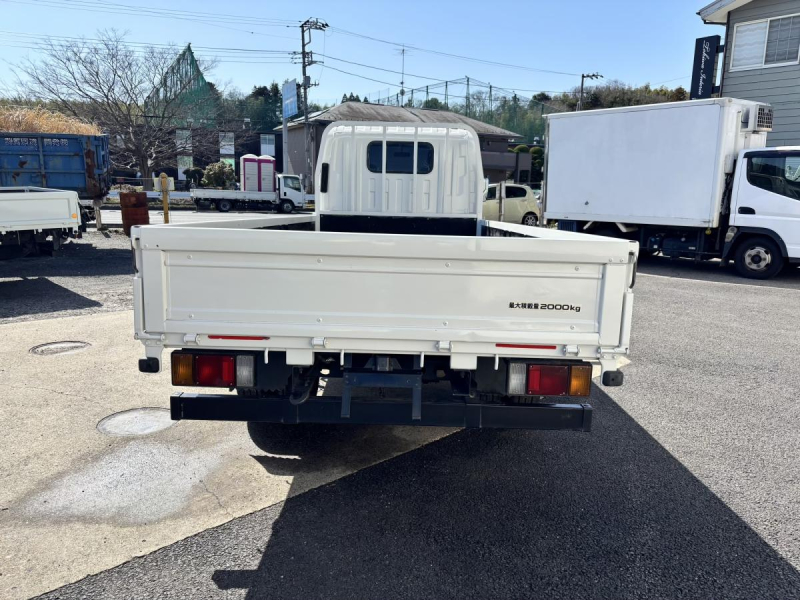 タイタン 標準ロング平ボディー 積載2000kg|中古トラックの販売・買取・査定のアイナビ