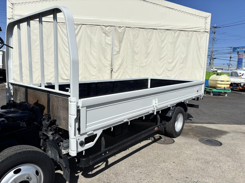 タイタン 標準ロング平ボディー 積載2000kg|中古トラックの販売・買取・査定のアイナビ