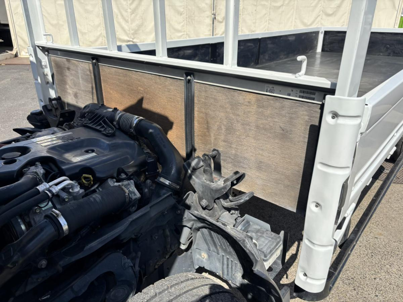 タイタン 標準ロング平ボディー 積載2000kg|中古トラックの販売・買取・査定のアイナビ