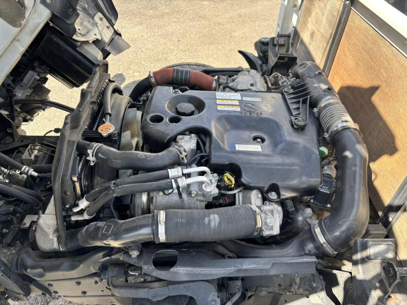 タイタン 標準ロング平ボディー 積載2000kg|中古トラックの販売・買取・査定のアイナビ