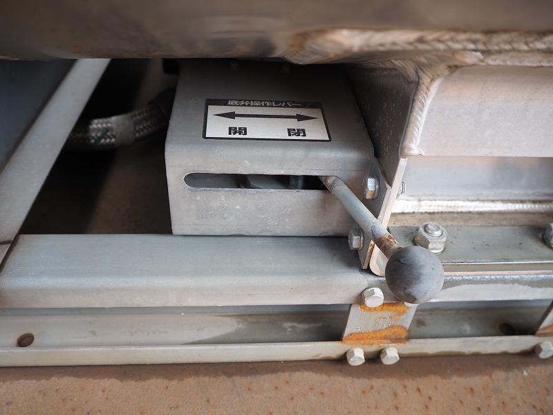 マツダタイタン4WDタンクローリー1.4KL|中古トラックの販売・買取・査定のアイナビ