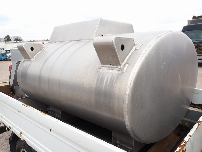 マツダタイタン4WDタンクローリー1.4KL|中古トラックの販売・買取・査定のアイナビ