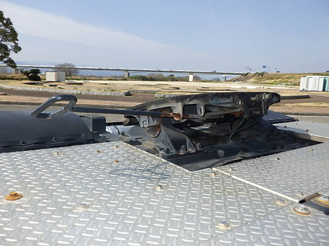 日野平成30年式☆走行32万キロ代☆トラクタ|中古トラックの販売・買取・査定のアイナビ