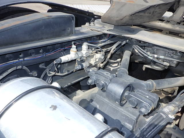 日野平成30年式☆走行32万キロ代☆トラクタ|中古トラックの販売・買取・査定のアイナビ