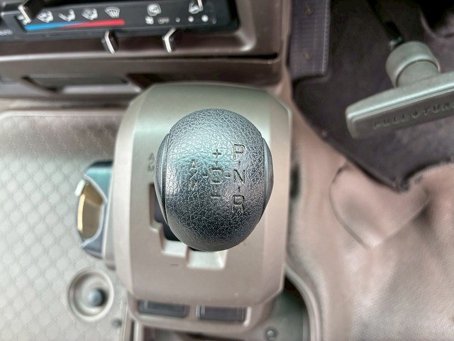 リアトランク175馬力デュオニックセミオートマ小型中型|中古トラックの販売・買取・査定のアイナビ