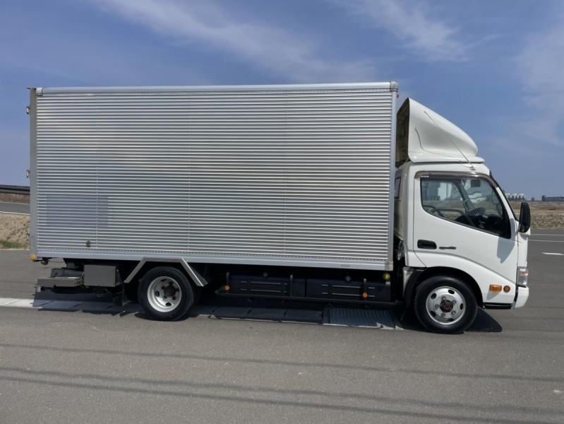 平成27年デュトロ4WDアルミバン格納ゲートマニュアル5速|中古トラックの販売・買取・査定のアイナビ