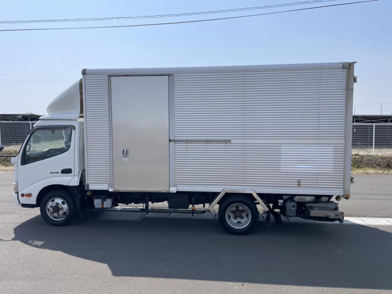 平成27年デュトロ4WDアルミバン格納ゲートマニュアル5速|中古トラックの販売・買取・査定のアイナビ
