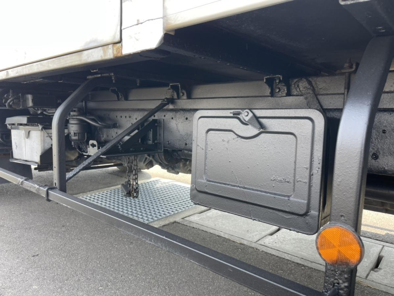 平成27年デュトロ4WDアルミバン格納ゲートマニュアル5速|中古トラックの販売・買取・査定のアイナビ